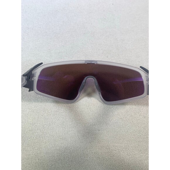 Oakley Latch Panel Sunglasses OO9404-0235 Matte Clear Prizm Violet w/Pouch - Picture 8 of 11